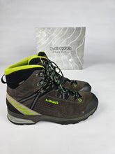 Afbeelding in Gallery-weergave laden, Lowa Arco Mid GTX Wandelschoenen UK7.5 EU41.5
