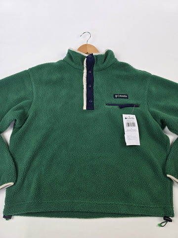 Columbia Helvetia™ II Cropped Half Snap Fleece Rain Forest. Collegiate Navy. Dark Stone M