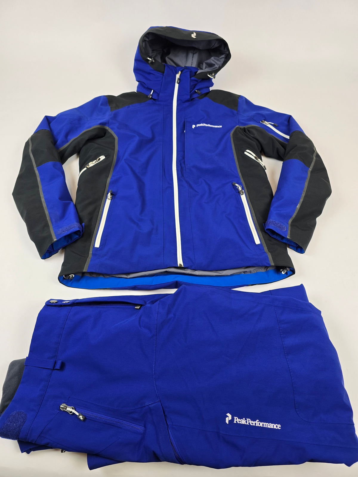 Peak Performance Maroon Blocked Ski Set Heren M