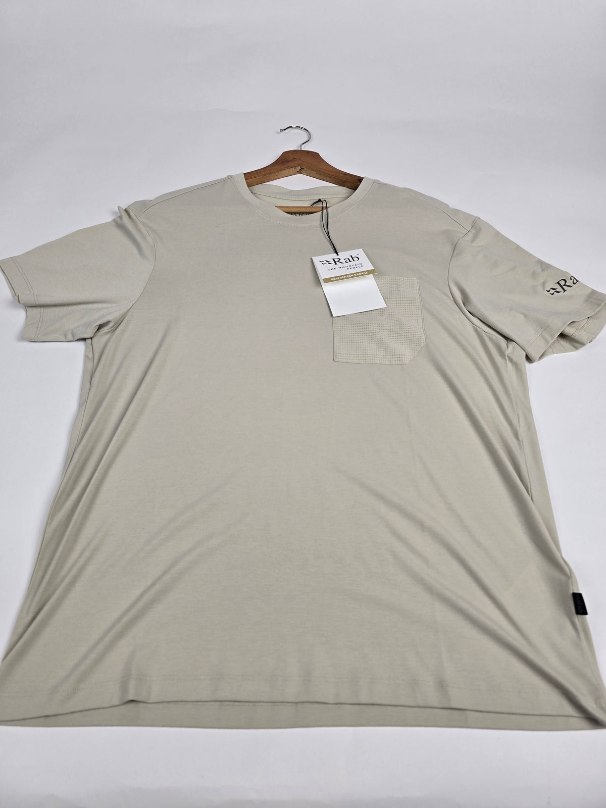 Rab Rivelin Pocket Tee Pebble M