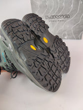 Afbeelding in Gallery-weergave laden, Lowa Renegade Mid GTX Wandelschoenen UK4.0 EU37
