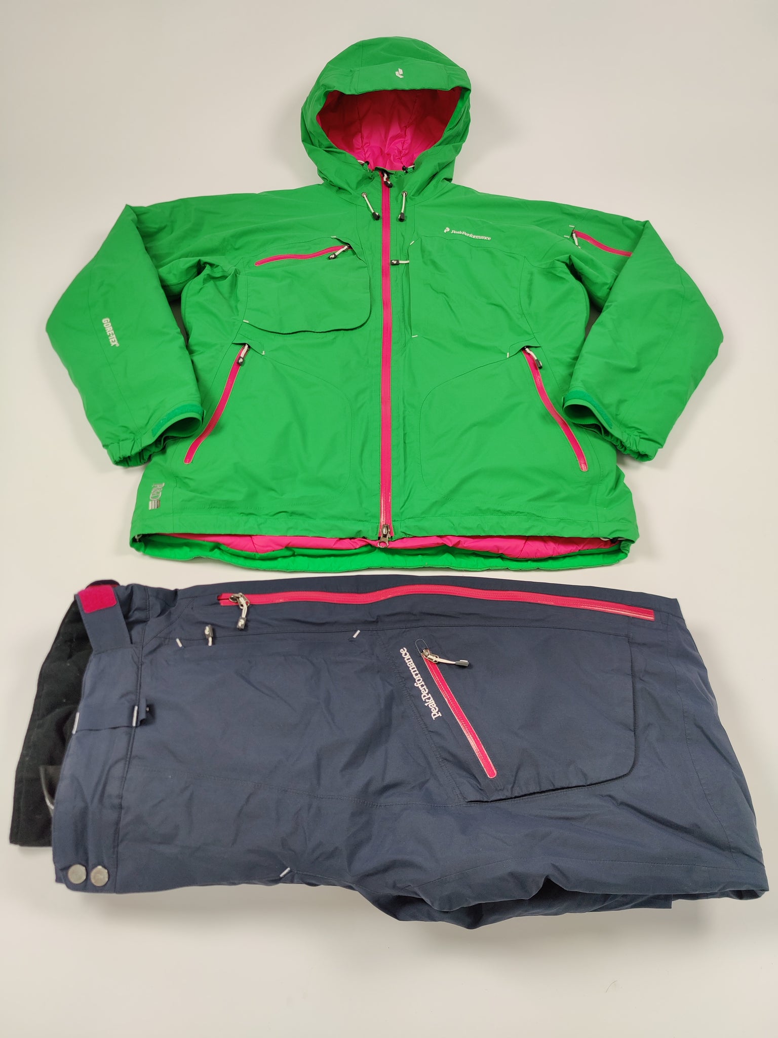 Wonder Nieuwe betekenis Uitsluiting Peak Performance Goretex Skipak Groen Blauw Dames XL – Tweedehands  Outdoorkleding